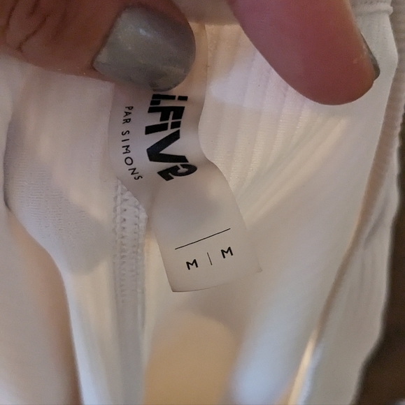 Simons twist front crop white ribbed workout top - Picture 4 of 6